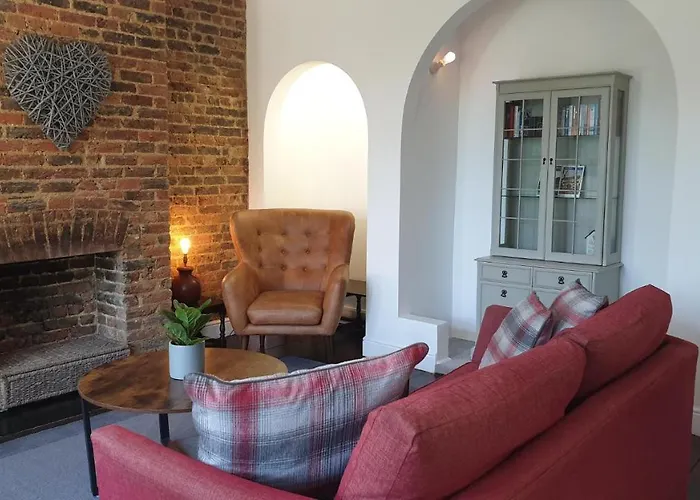 Beautiful Garden Apartment In Leafy St Leonards 5 Mins To Beach