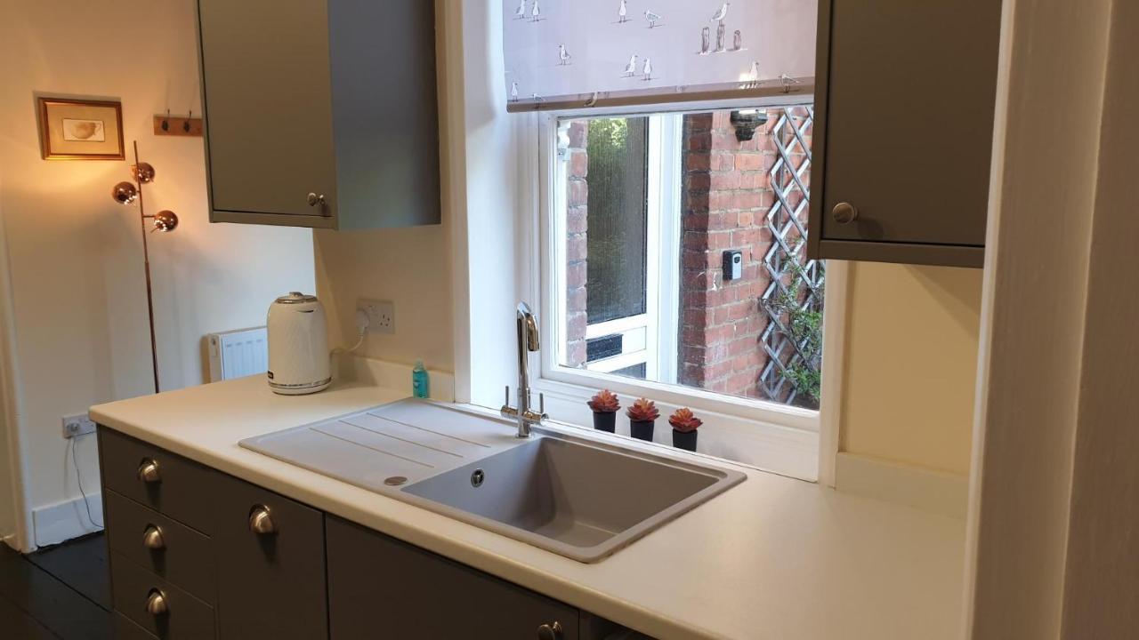 Apartamento Beautiful Garden In Leafy 5 Mins To
