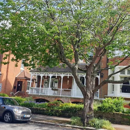 Beautiful Garden Apartment In Leafy St Leonards 5 Mins To Beach Exterior photo
