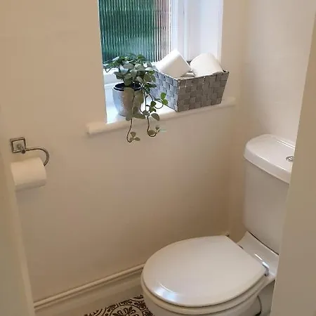 Beautiful Garden Apartment In Leafy St Leonards 5 Mins To Beach Exterior photo