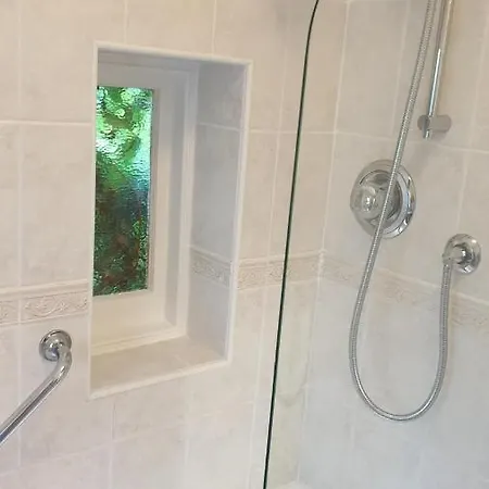 Beautiful Garden Apartment In Leafy St Leonards 5 Mins To Beach Exterior photo