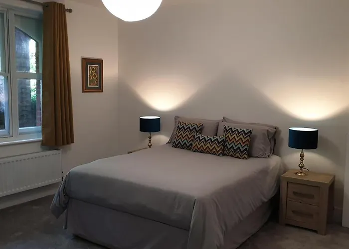 Beautiful Garden Apartment In Leafy St Leonards 5 Mins To Beach