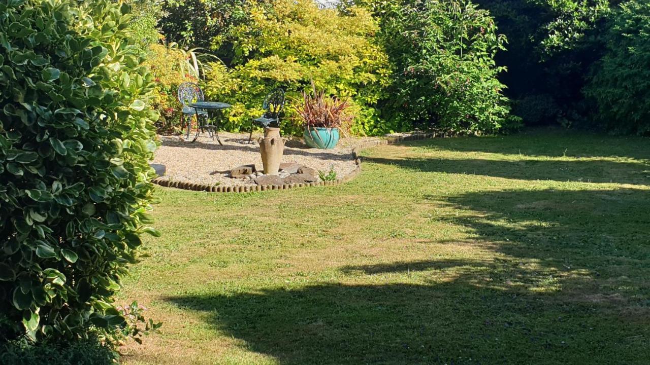Beautiful Garden In Leafy 5 Mins To * St Leonards-on-Sea